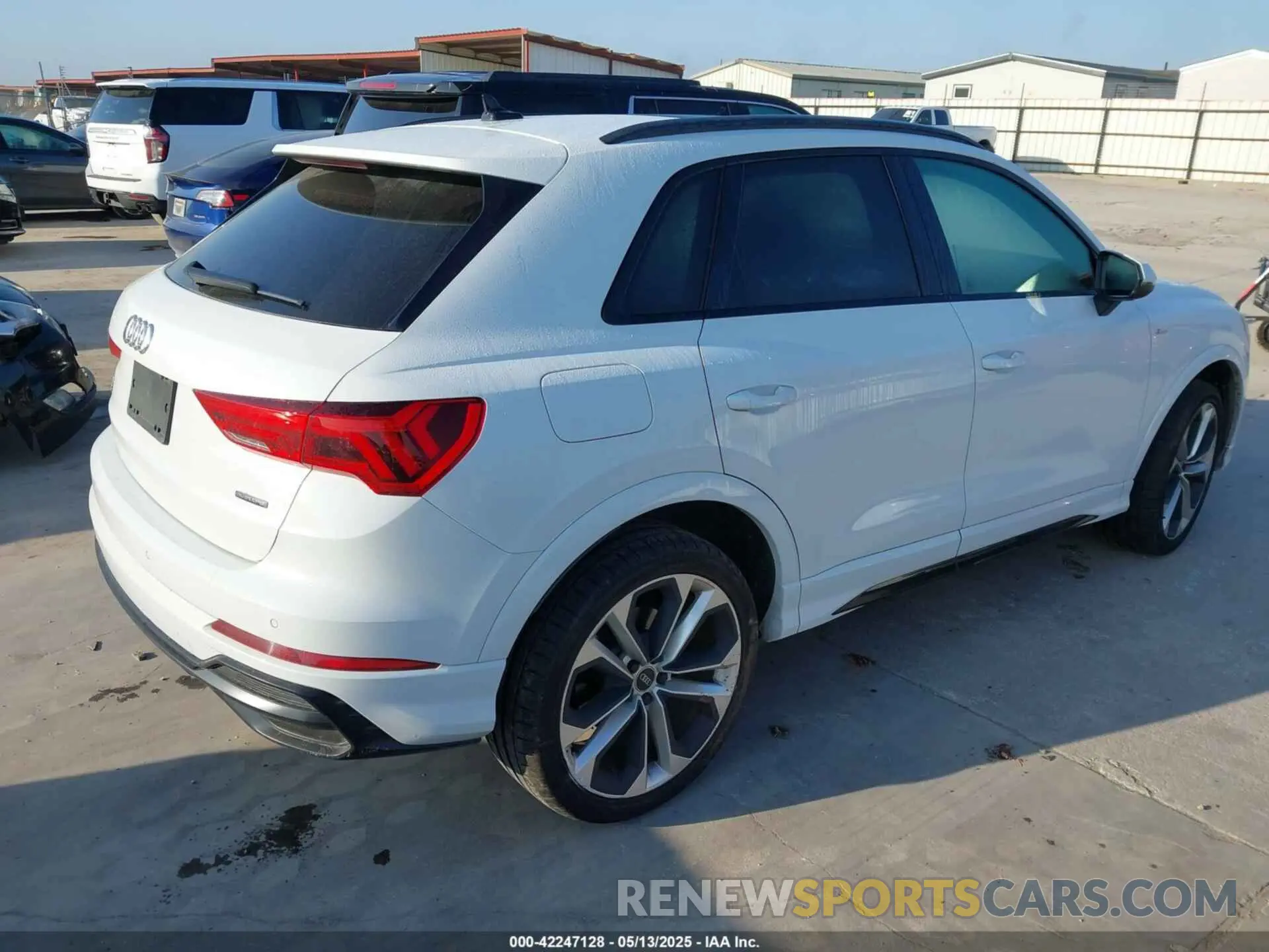 4 Фотография поврежденного автомобиля WA1DECF35M1063868 AUDI Q3 2021