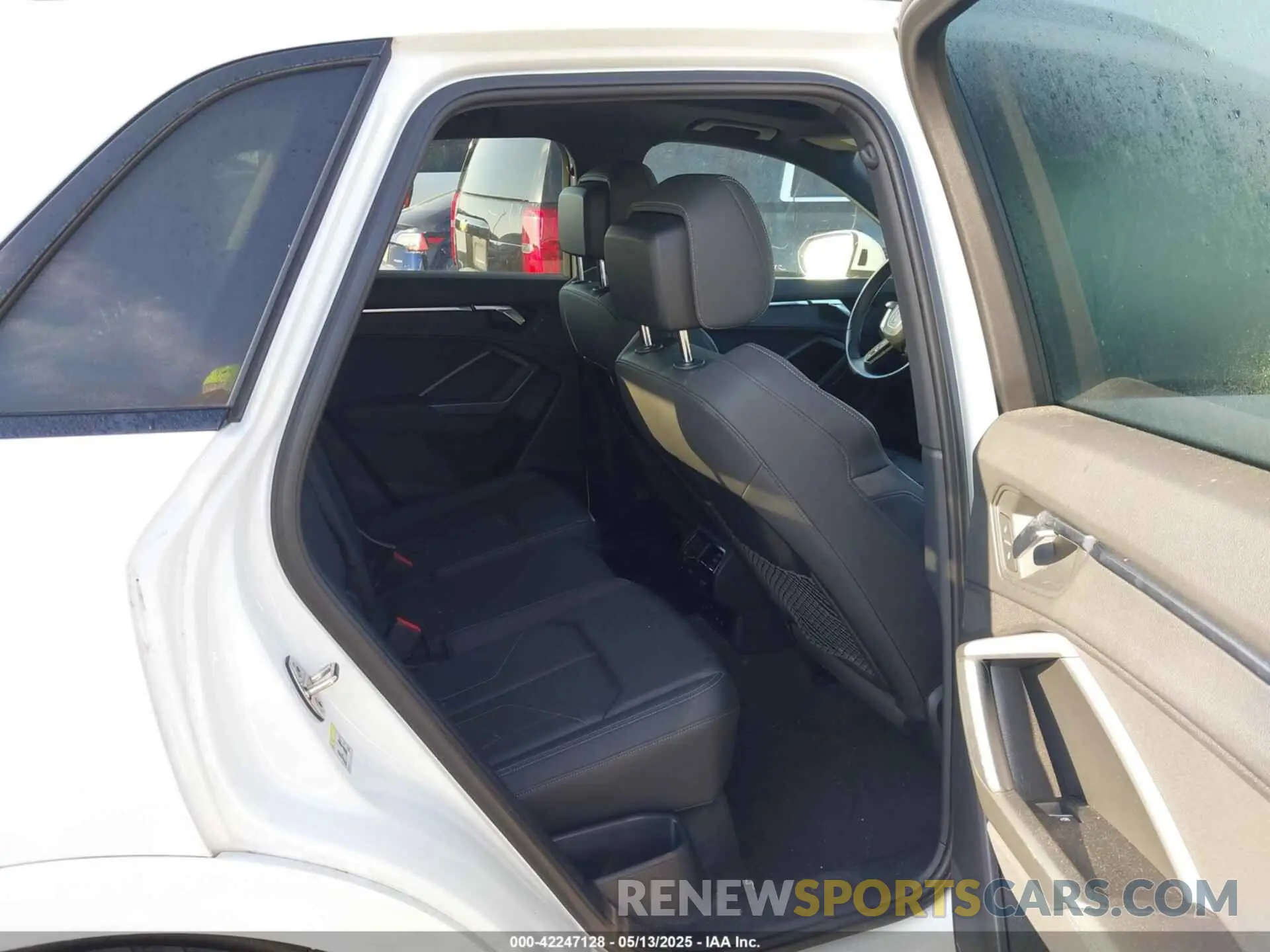 8 Фотография поврежденного автомобиля WA1DECF35M1063868 AUDI Q3 2021