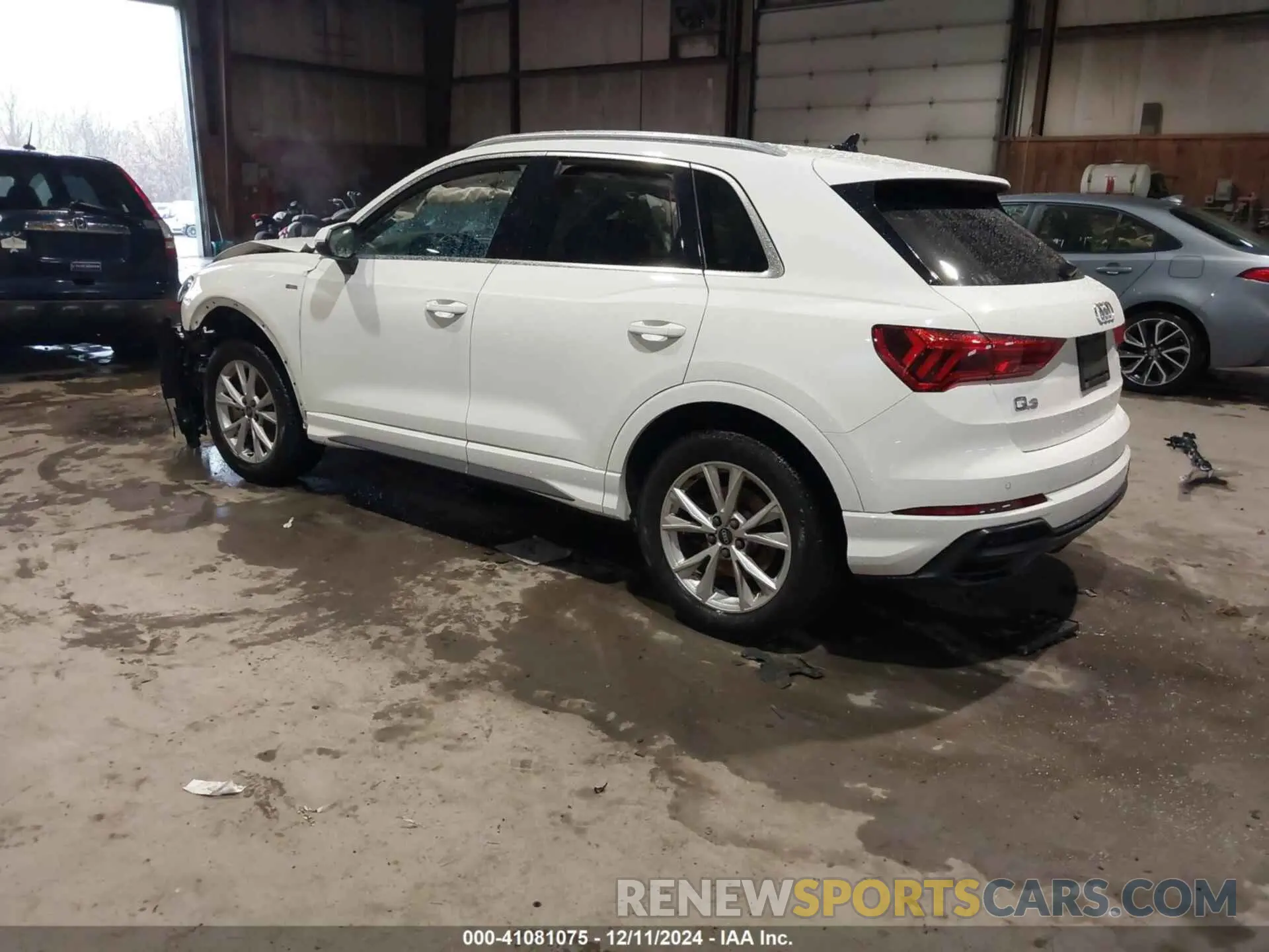 3 Photograph of a damaged car WA1DECF36M1021600 AUDI Q3 2021