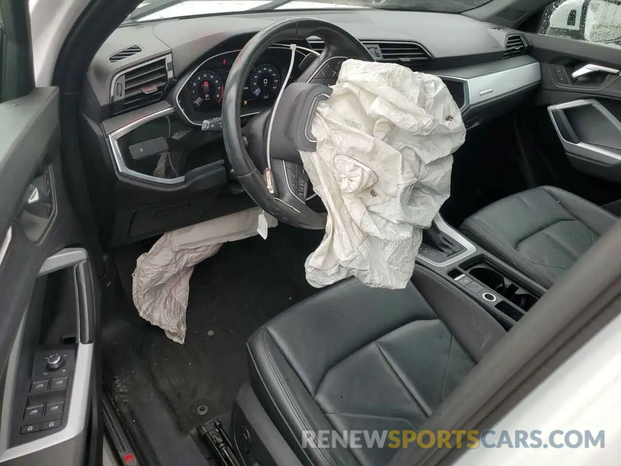 8 Photograph of a damaged car WA1DECF36M1025713 AUDI Q3 2021