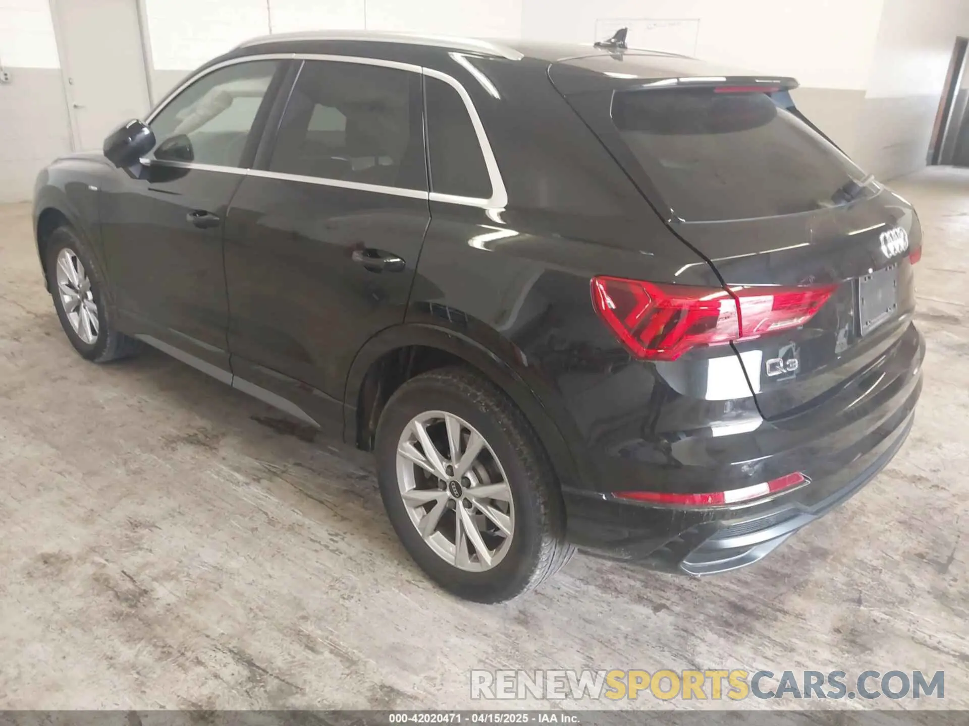 3 Photograph of a damaged car WA1DECF36M1031852 AUDI Q3 2021