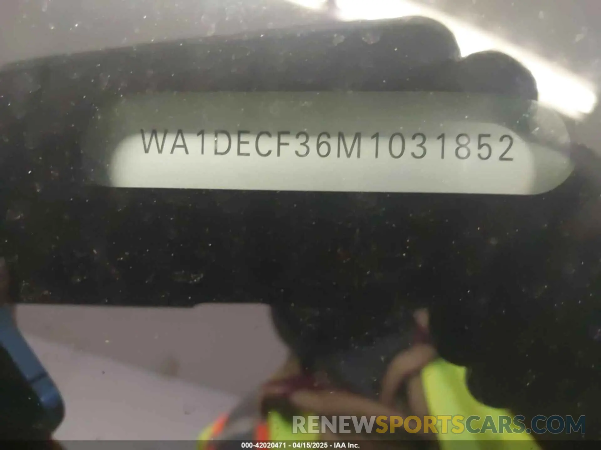 9 Photograph of a damaged car WA1DECF36M1031852 AUDI Q3 2021