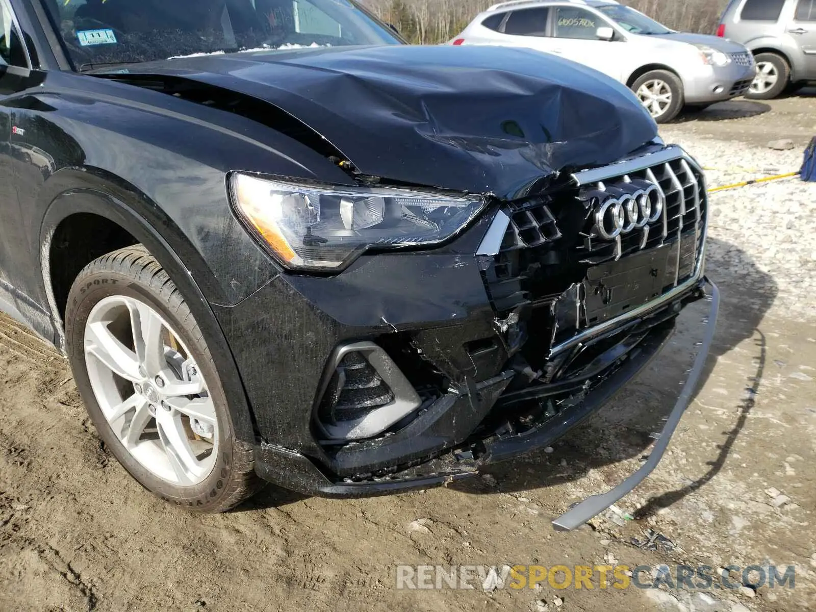 9 Photograph of a damaged car WA1DECF37M1009939 AUDI Q3 2021