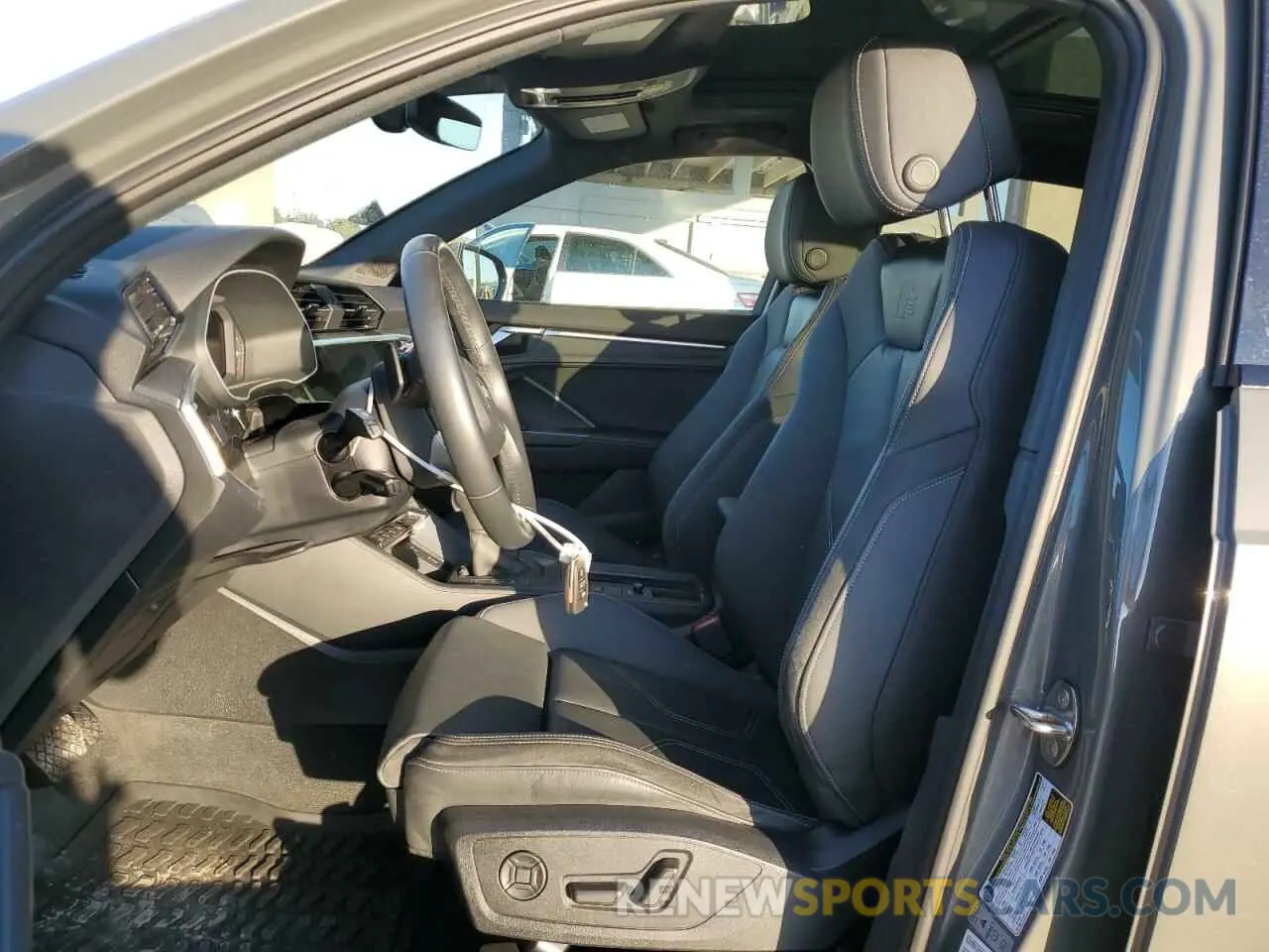 7 Фотография поврежденного автомобиля WA1DECF39M1094556 AUDI Q3 2021
