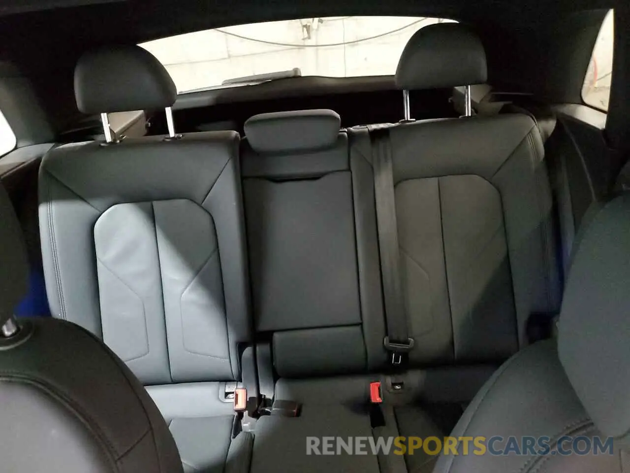 10 Photograph of a damaged car WA1EECF30M1051020 AUDI Q3 2021