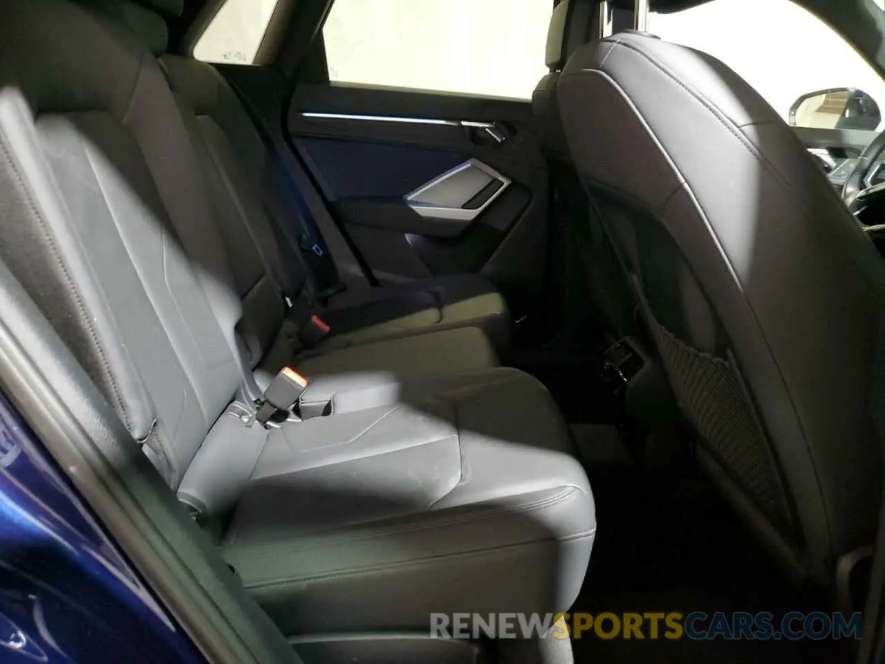11 Photograph of a damaged car WA1EECF30M1051020 AUDI Q3 2021