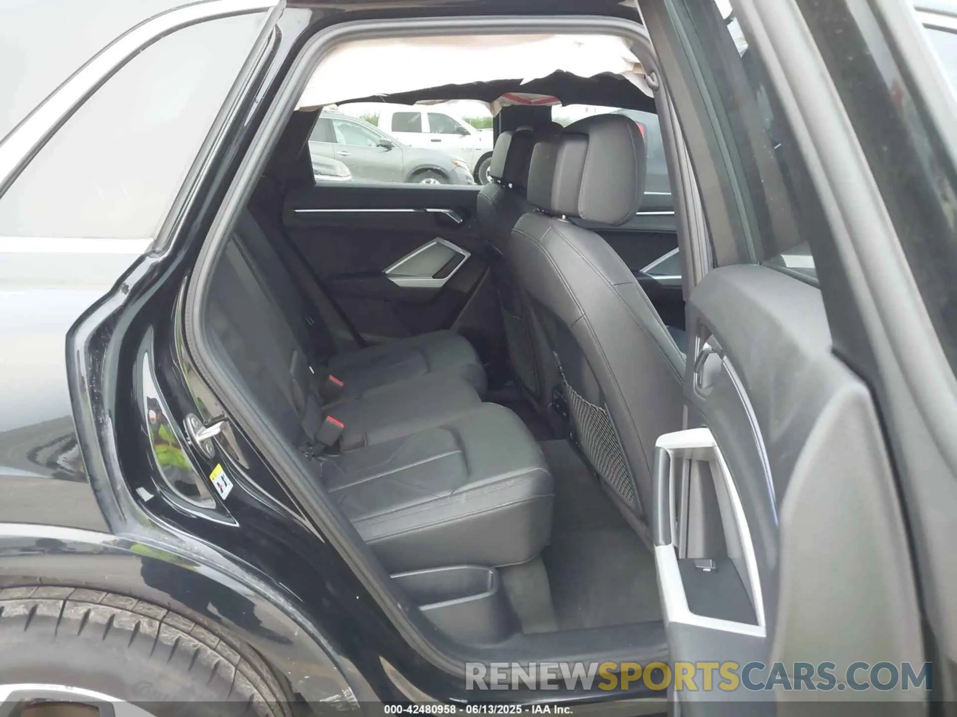 8 Фотография поврежденного автомобиля WA1EECF30M1109417 AUDI Q3 2021