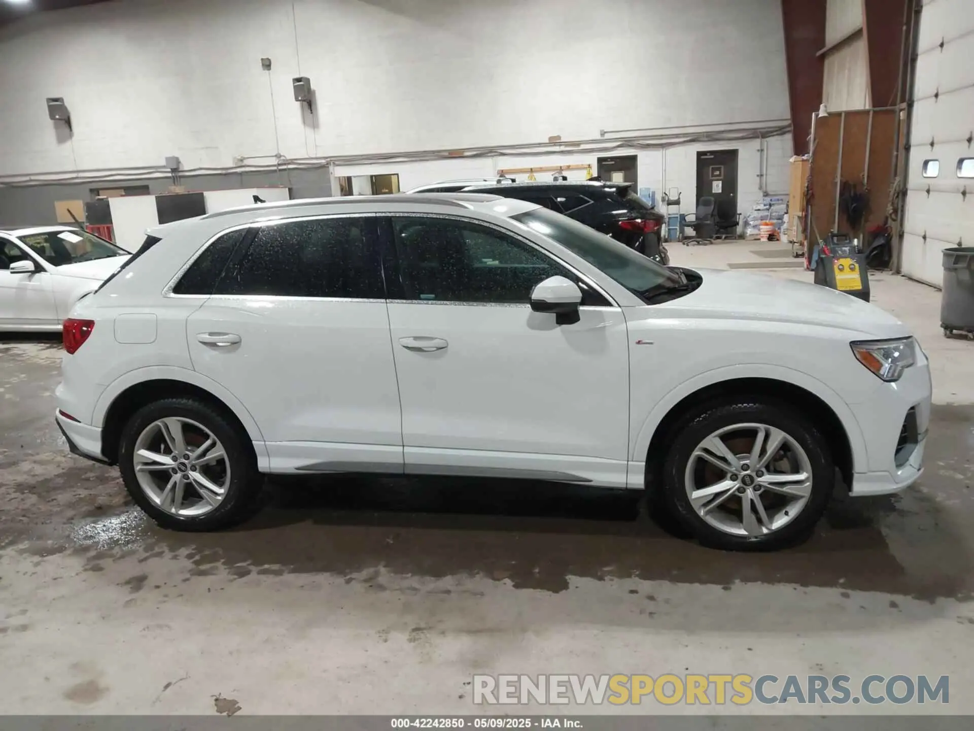 13 Photograph of a damaged car WA1EECF31M1060356 AUDI Q3 2021