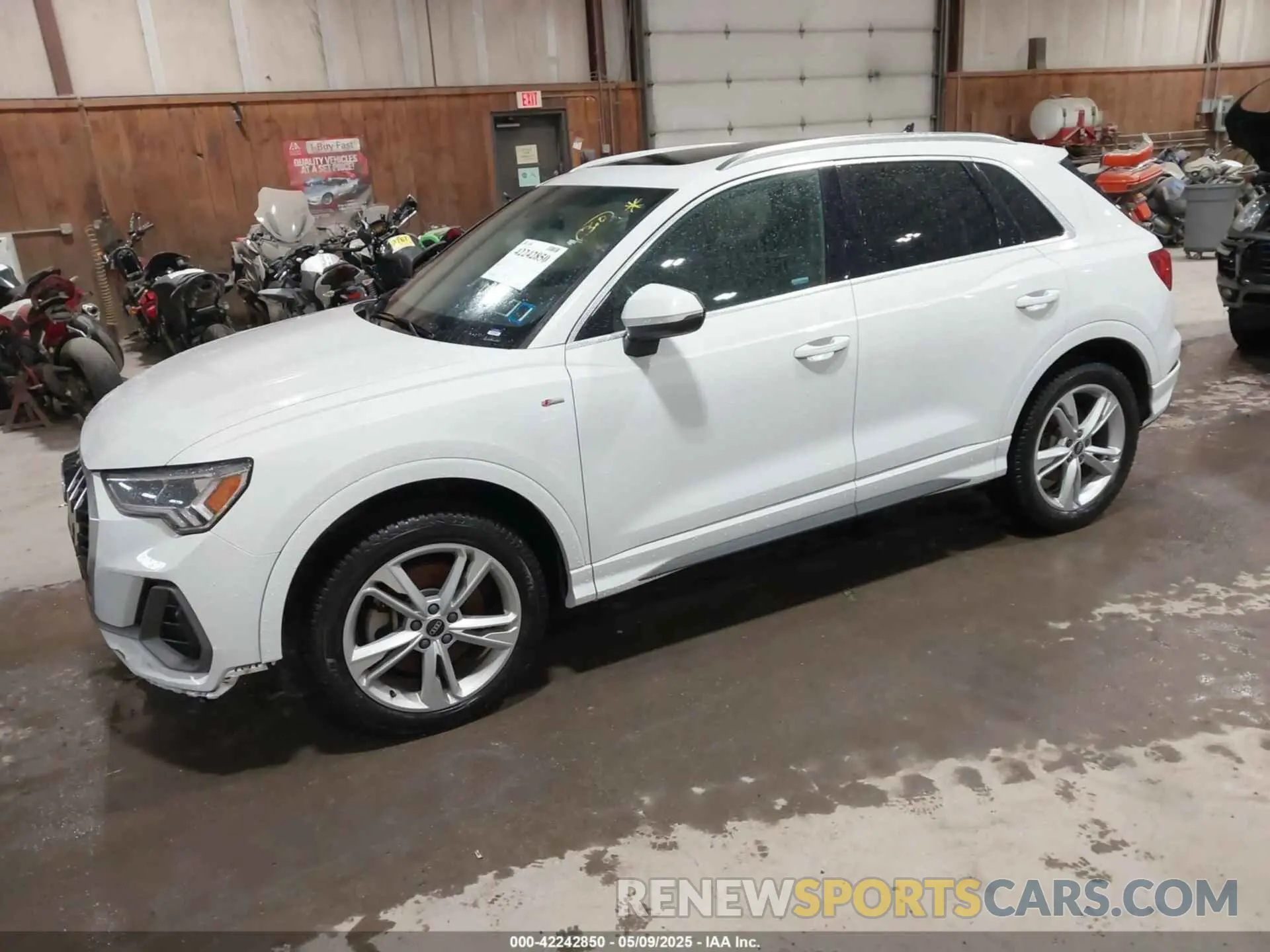 2 Photograph of a damaged car WA1EECF31M1060356 AUDI Q3 2021