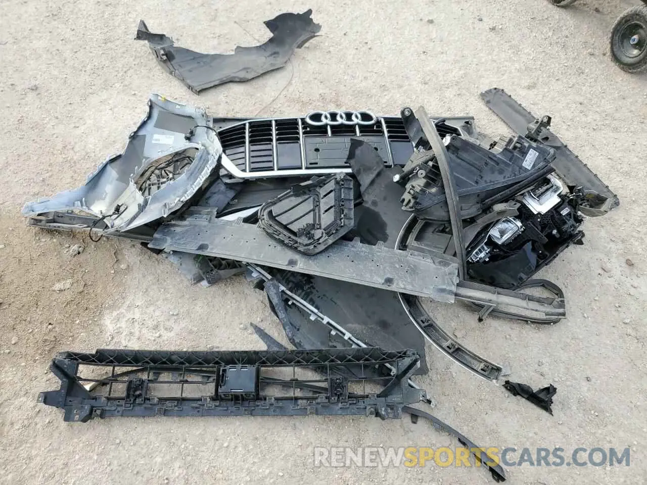 15 Photograph of a damaged car WA1EECF31M1099867 AUDI Q3 2021
