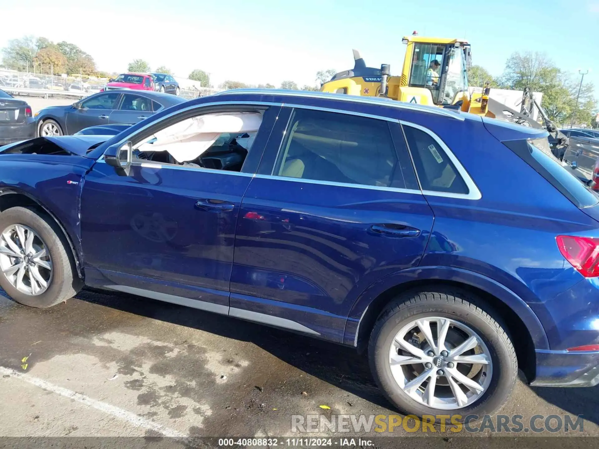 14 Photograph of a damaged car WA1EECF32M1003826 AUDI Q3 2021
