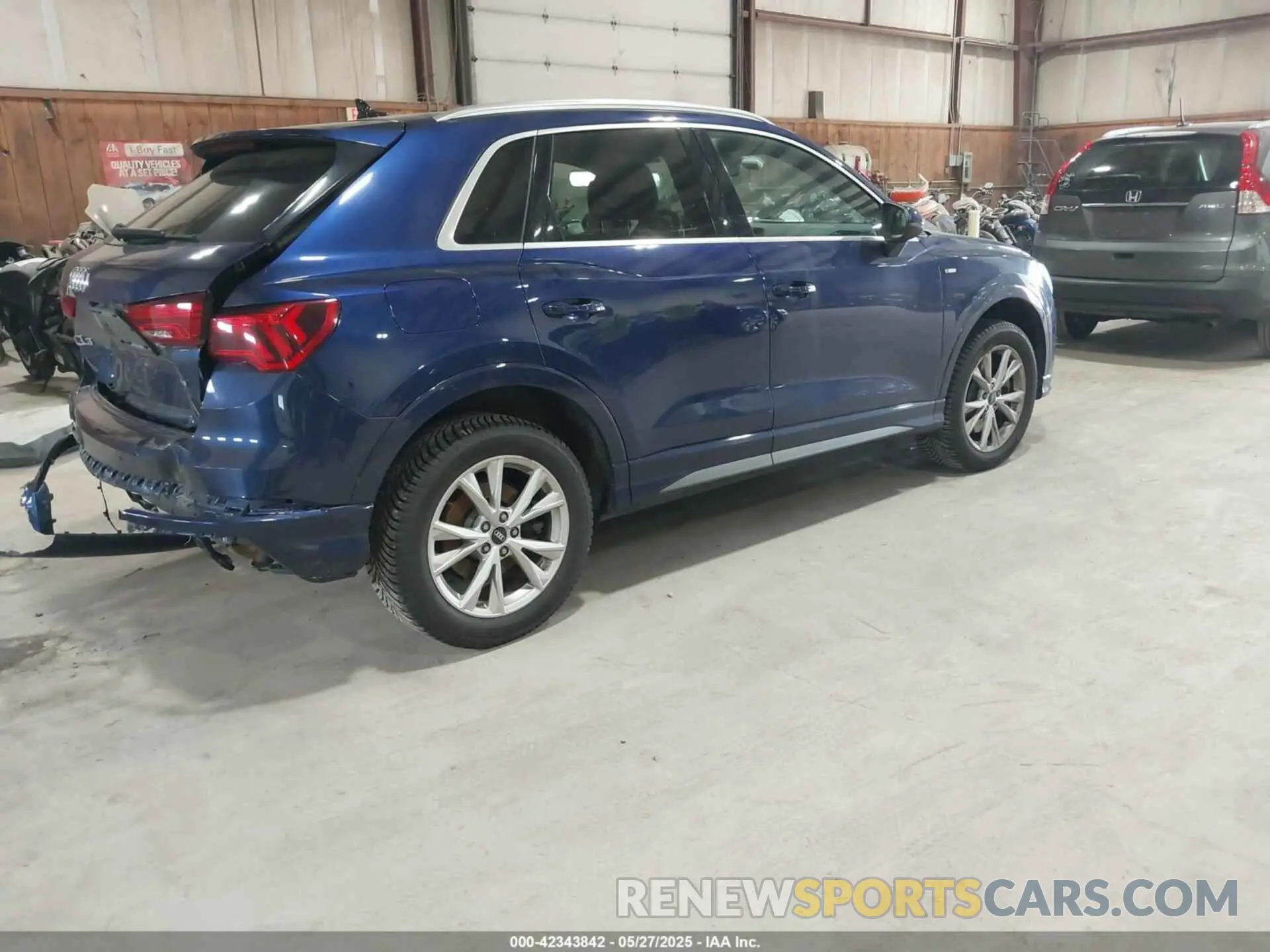 4 Photograph of a damaged car WA1EECF36M1061776 AUDI Q3 2021