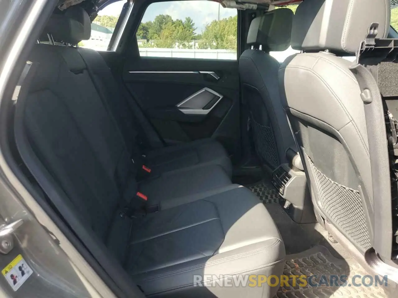 11 Фотография поврежденного автомобиля WA1EECF38M1031923 AUDI Q3 2021