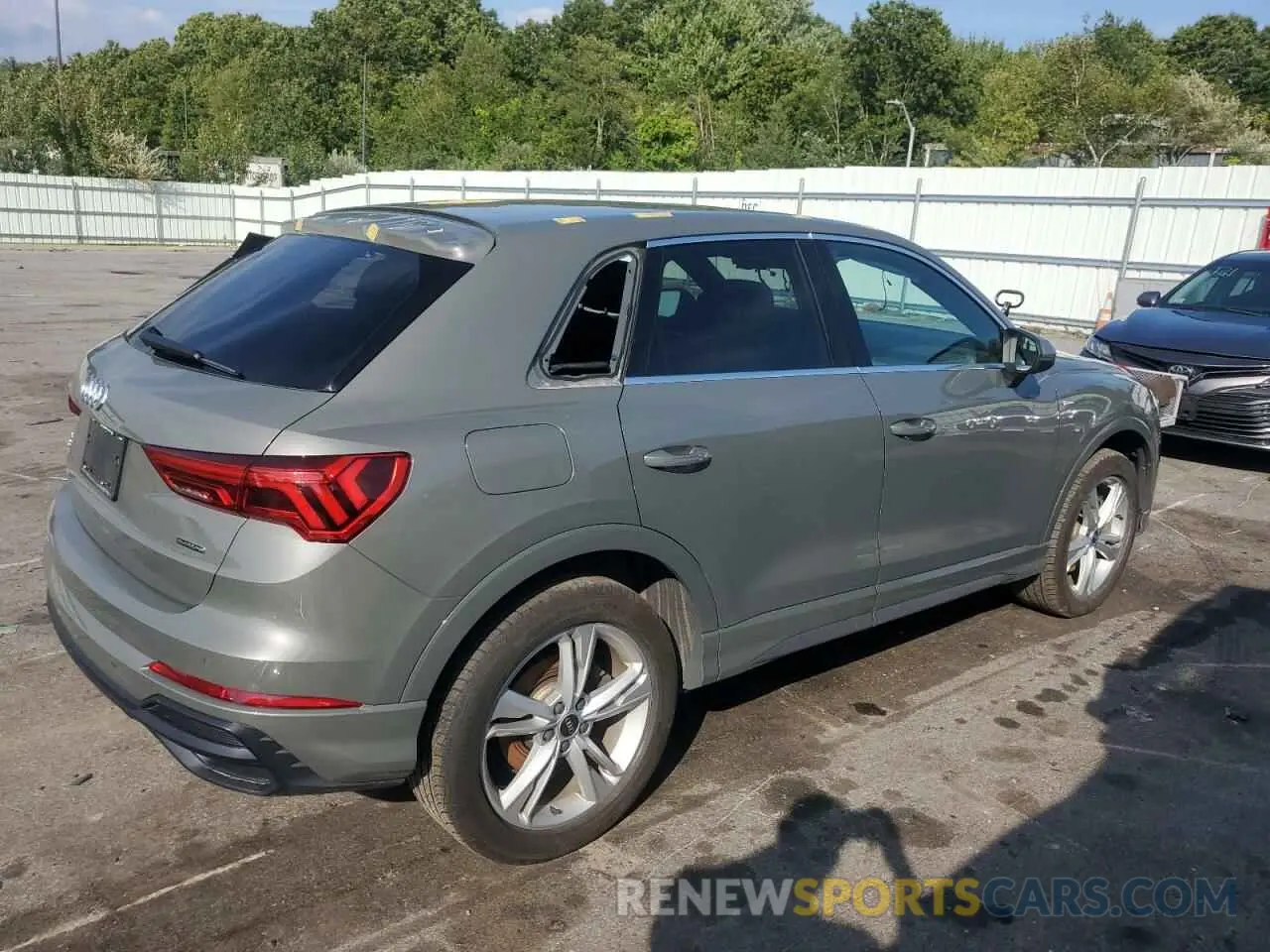 3 Фотография поврежденного автомобиля WA1EECF38M1031923 AUDI Q3 2021