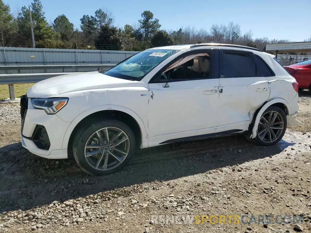 1 Photograph of a damaged car WA1EECF38M1041061 AUDI Q3 2021