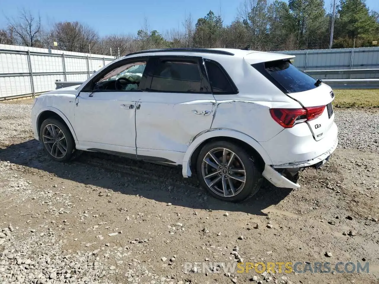 2 Photograph of a damaged car WA1EECF38M1041061 AUDI Q3 2021