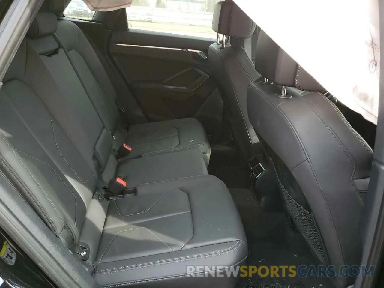 11 Photograph of a damaged car WA1EECF39M1082136 AUDI Q3 2021