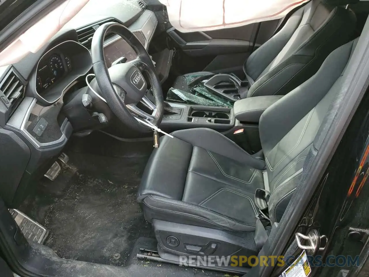 7 Photograph of a damaged car WA1EECF39M1082136 AUDI Q3 2021