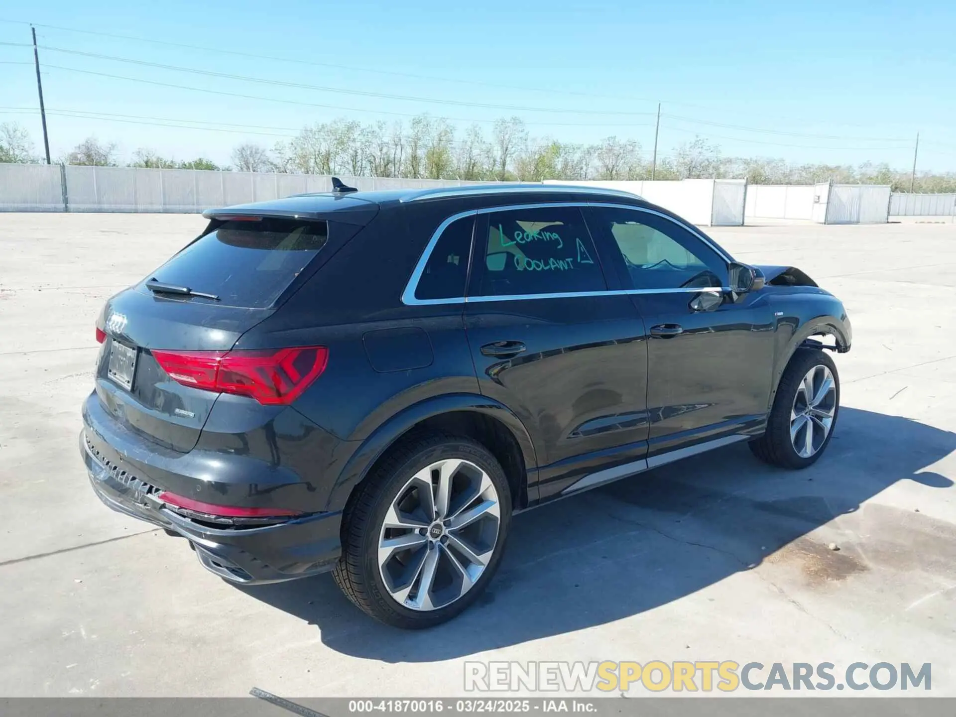 4 Photograph of a damaged car WA1EECF3XM1133790 AUDI Q3 2021