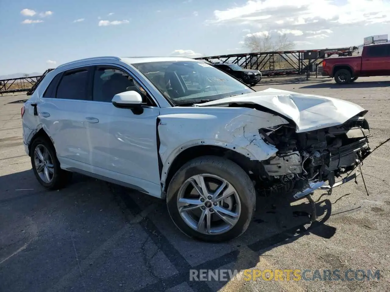 4 Photograph of a damaged car WA1FECF34M1095221 AUDI Q3 2021