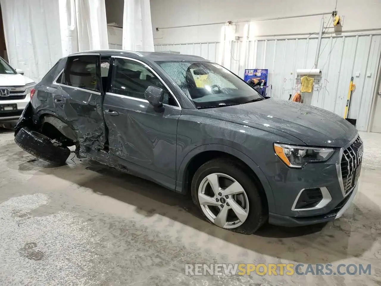 4 Фотография поврежденного автомобиля WA1AUCF33N1002302 AUDI Q3 2022