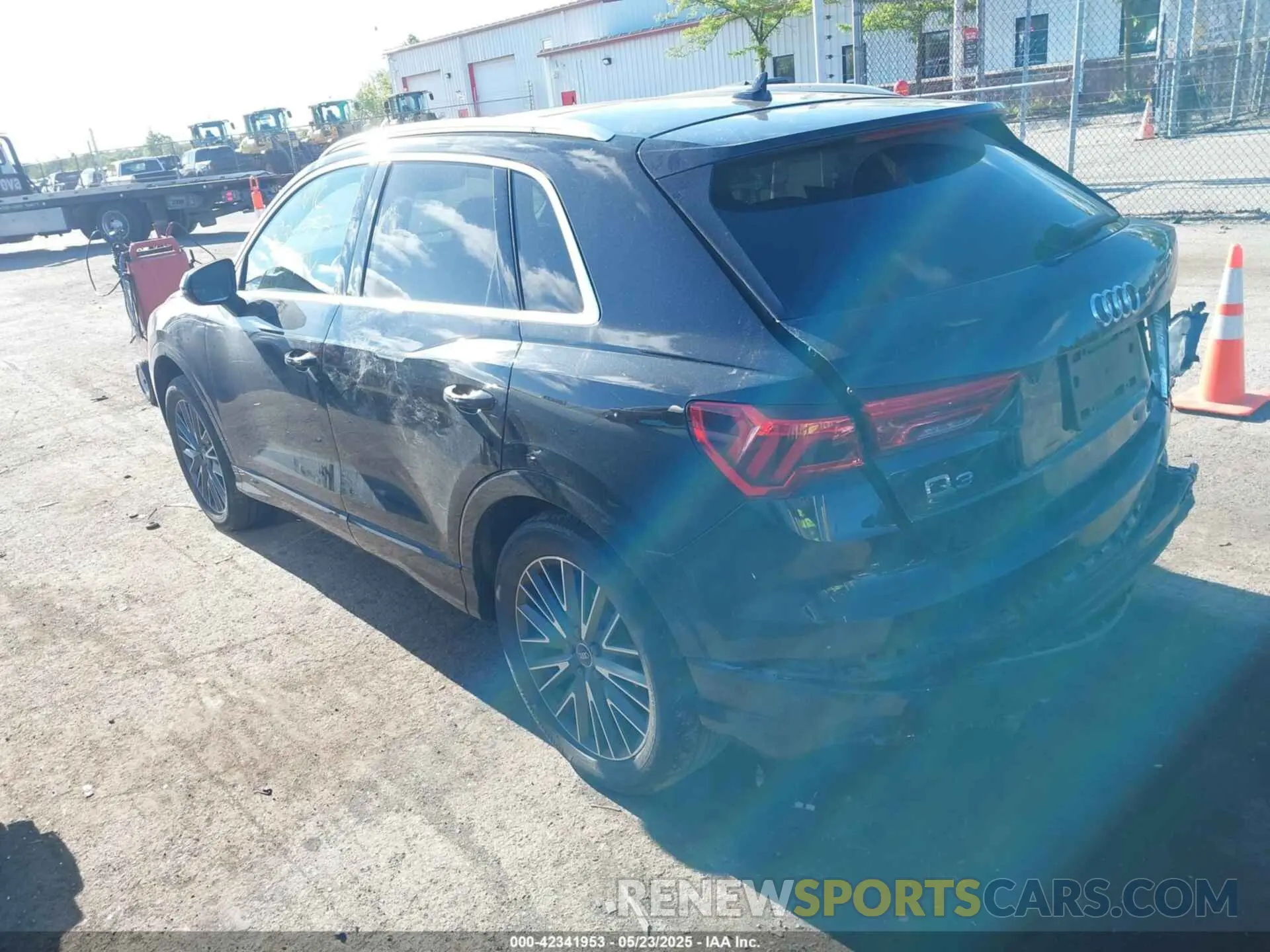 3 Фотография поврежденного автомобиля WA1AUCF34N1016242 AUDI Q3 2022