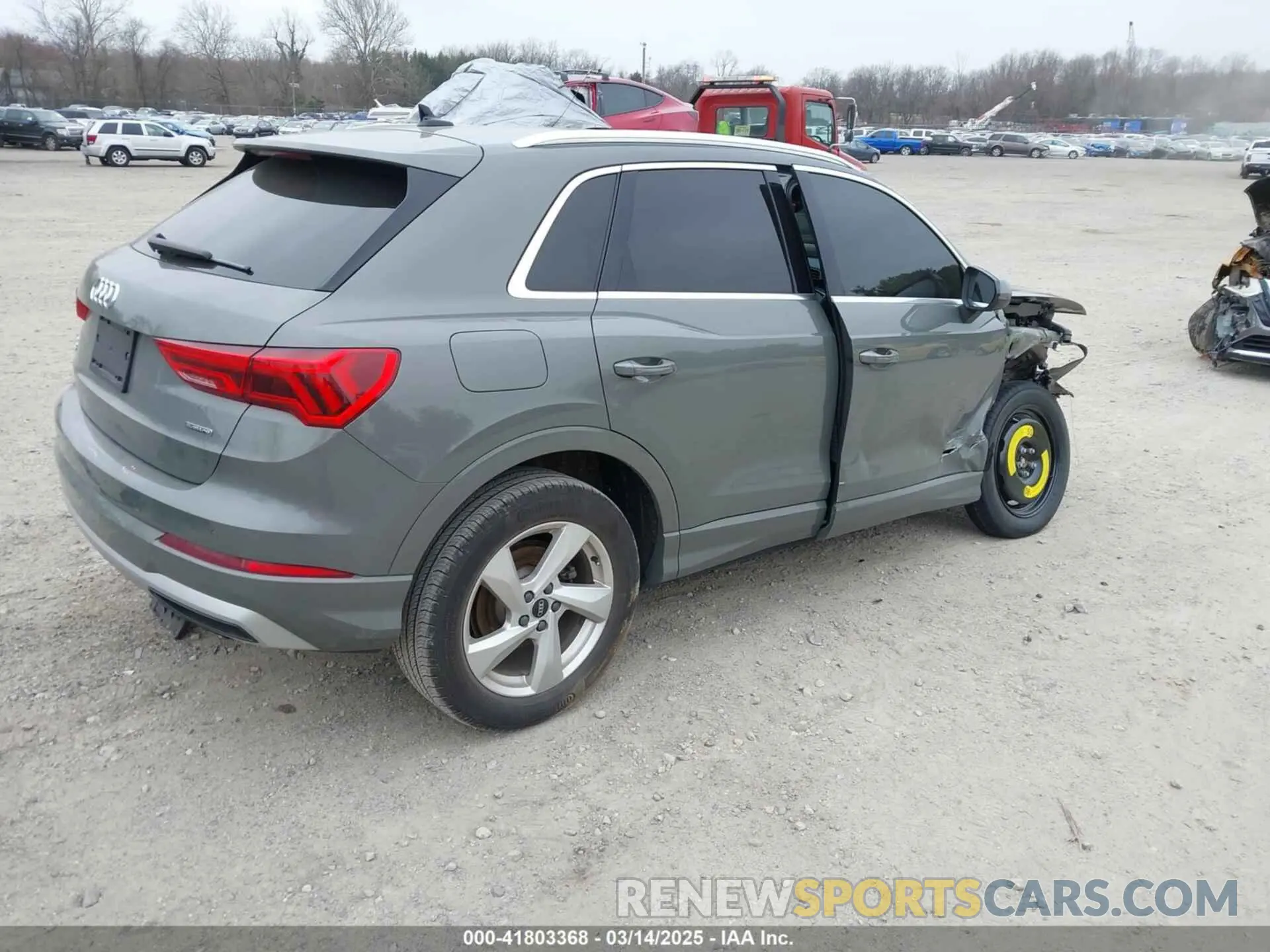4 Photograph of a damaged car WA1AUCF37N1096376 AUDI Q3 2022