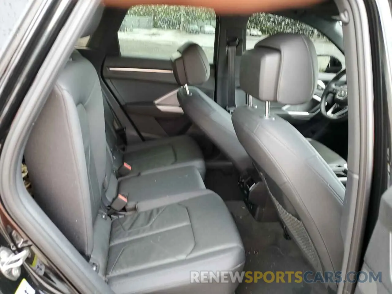 11 Photograph of a damaged car WA1BUCF37N1136931 AUDI Q3 2022