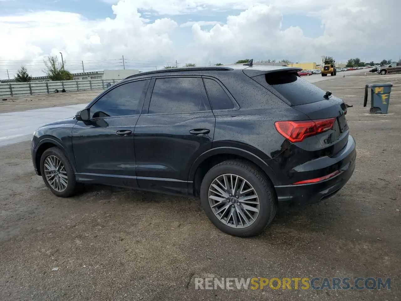 2 Photograph of a damaged car WA1BUCF37N1136931 AUDI Q3 2022