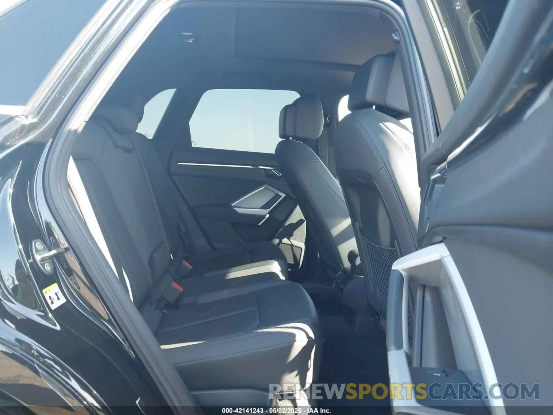 8 Photograph of a damaged car WA1DECF32N1022633 AUDI Q3 2022