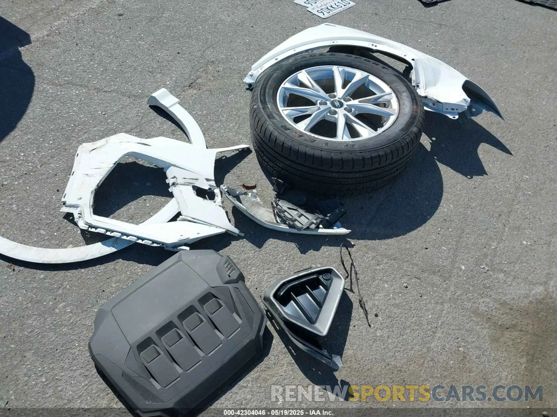 12 Photograph of a damaged car WA1DECF32N1148121 AUDI Q3 2022
