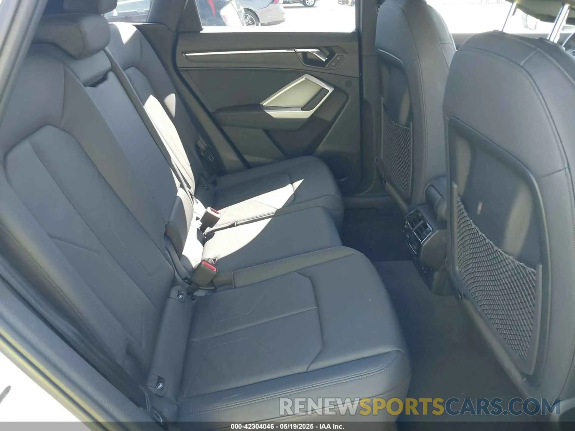 8 Photograph of a damaged car WA1DECF32N1148121 AUDI Q3 2022