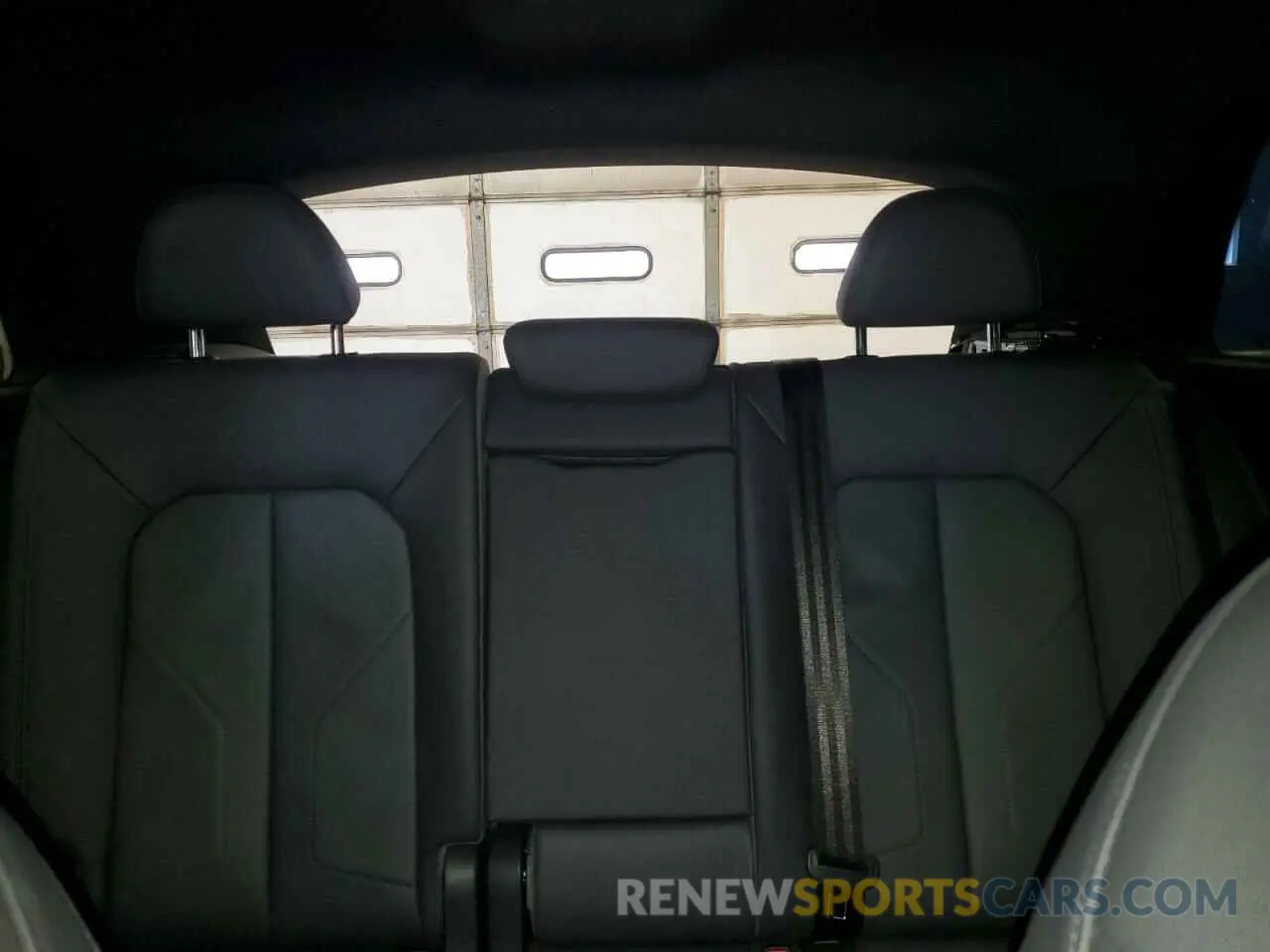10 Photograph of a damaged car WA1DECF35N1124198 AUDI Q3 2022