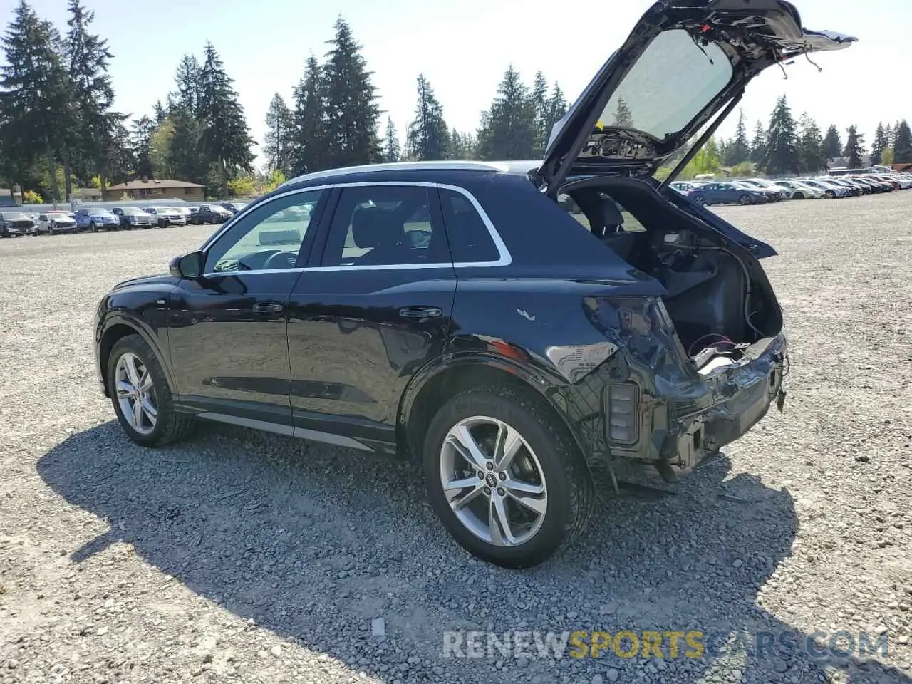 2 Photograph of a damaged car WA1DECF37N1048323 AUDI Q3 2022