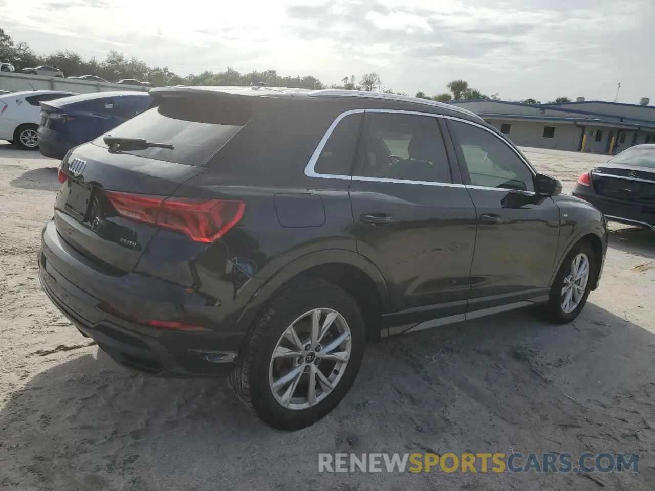 3 Фотография поврежденного автомобиля WA1DECF37N1123795 AUDI Q3 2022