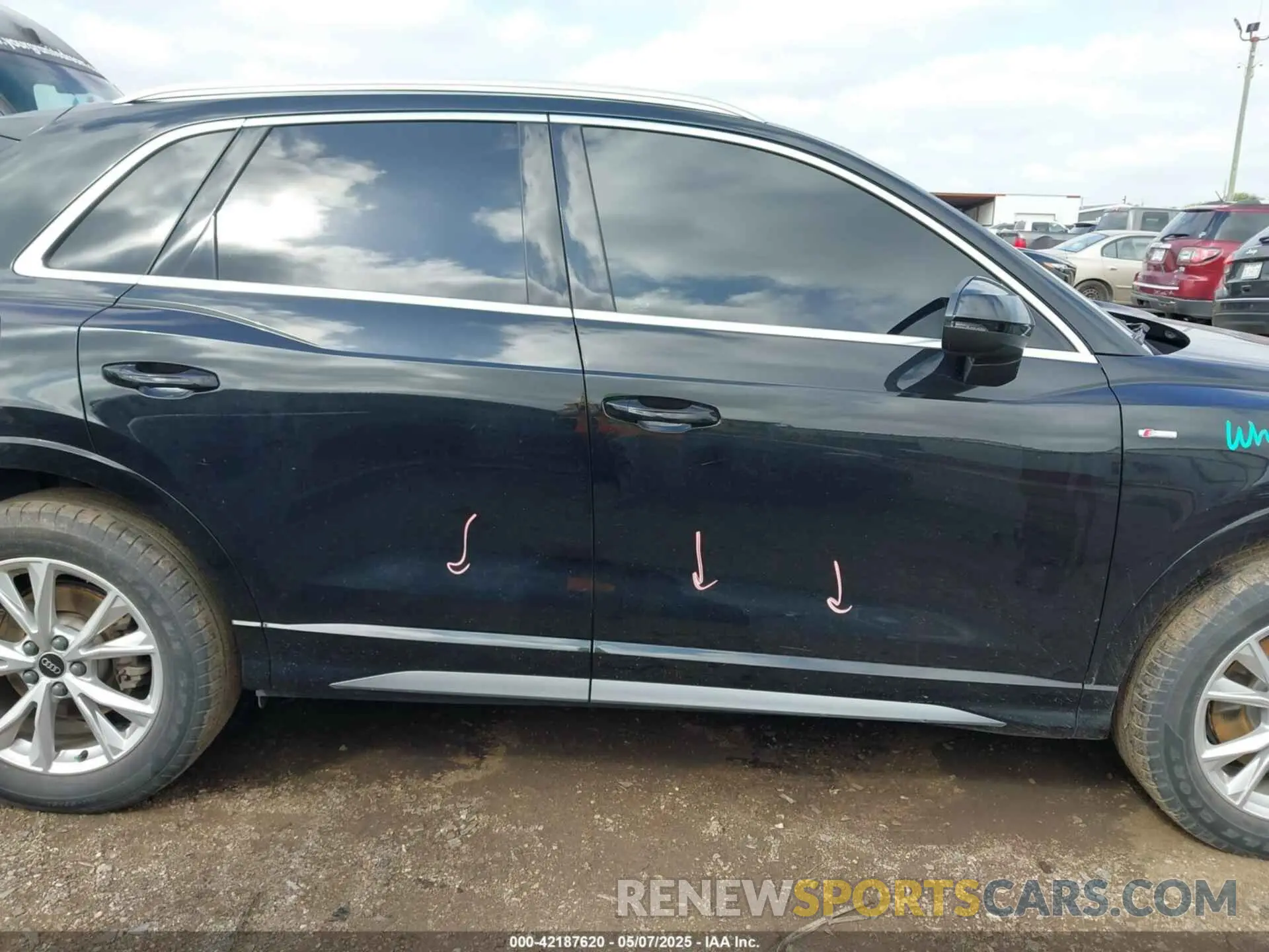 14 Photograph of a damaged car WA1DECF37N1125014 AUDI Q3 2022