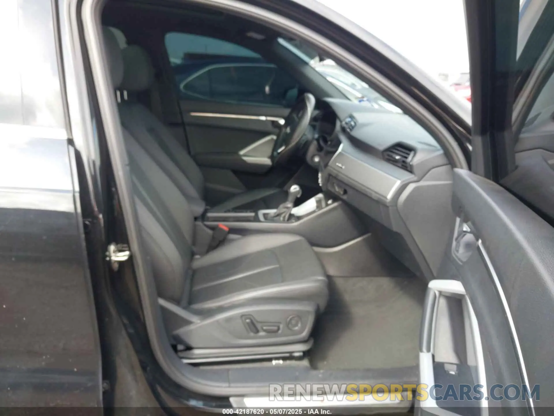 5 Photograph of a damaged car WA1DECF37N1125014 AUDI Q3 2022