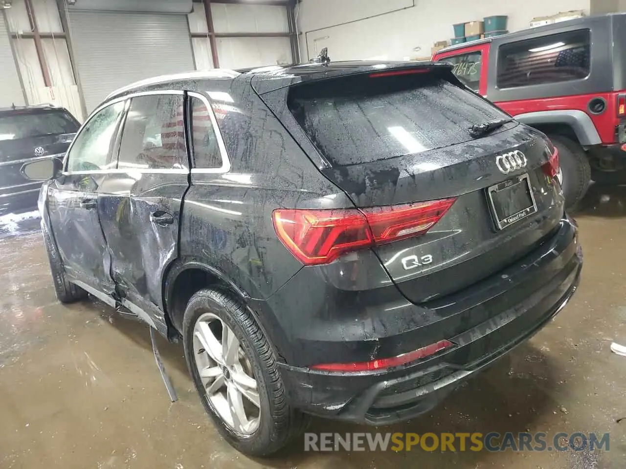 2 Photograph of a damaged car WA1DECF38N1061940 AUDI Q3 2022
