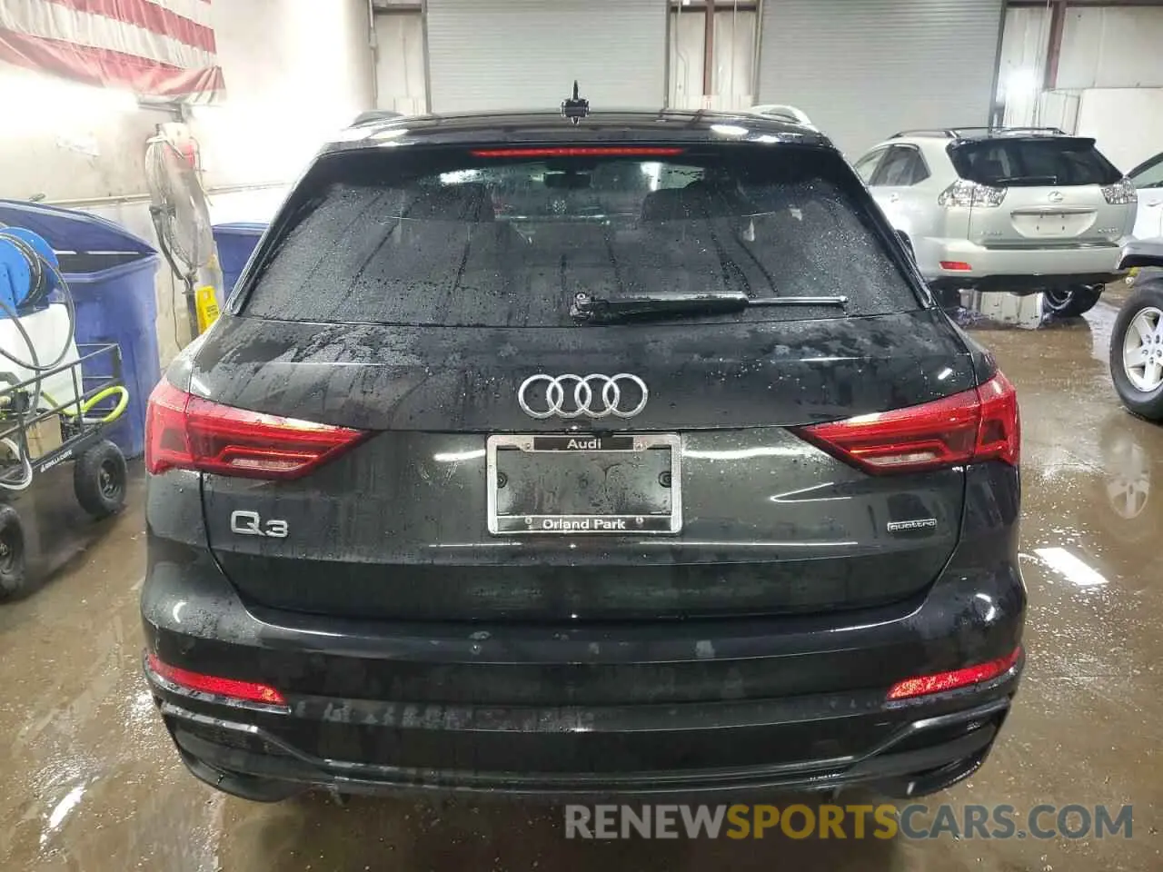 6 Photograph of a damaged car WA1DECF38N1061940 AUDI Q3 2022
