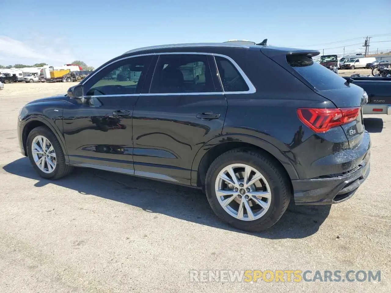 2 Photograph of a damaged car WA1DECF38N1148303 AUDI Q3 2022