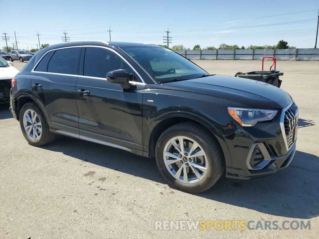 4 Photograph of a damaged car WA1DECF38N1148303 AUDI Q3 2022