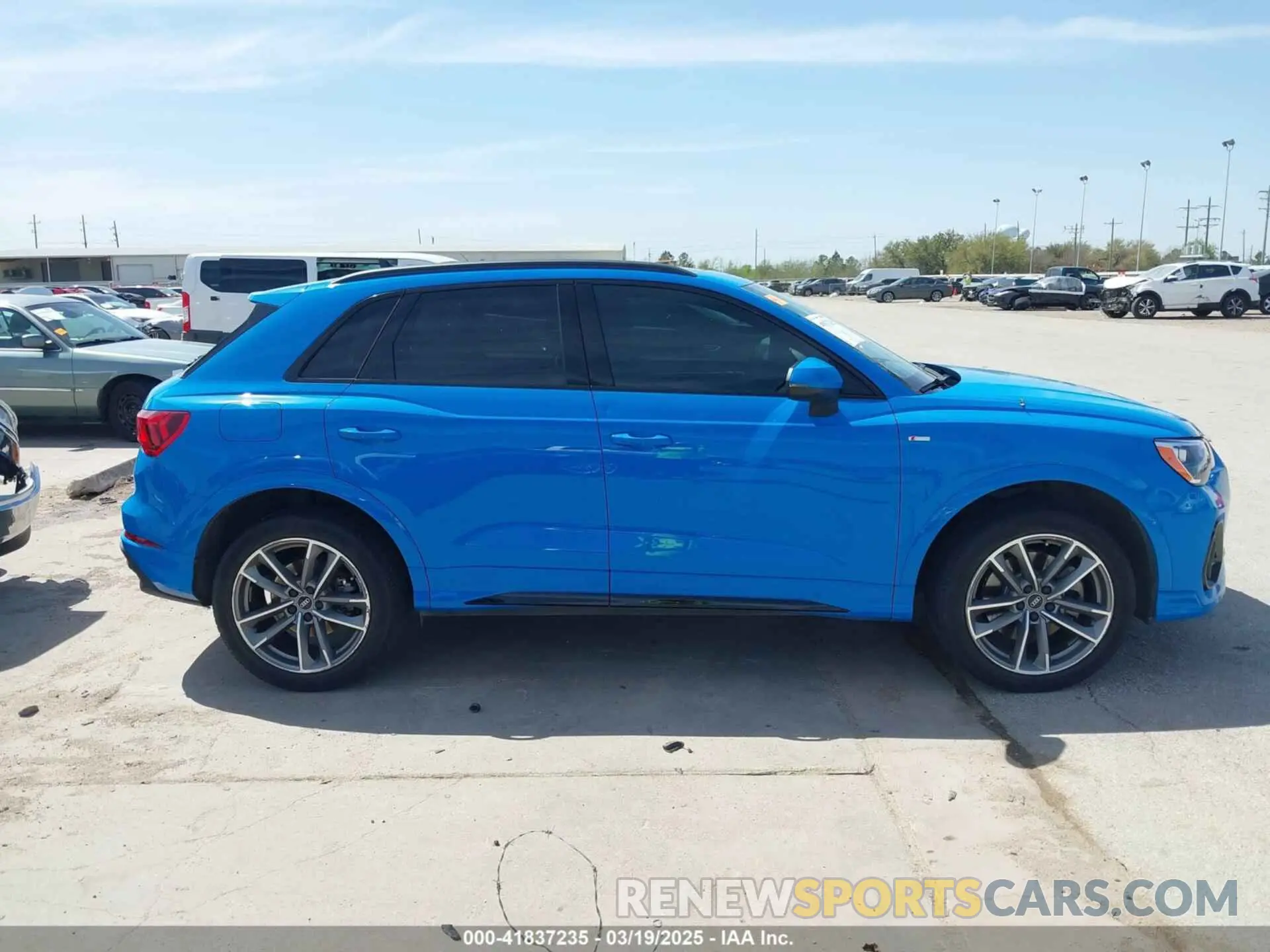 13 Фотография поврежденного автомобиля WA1DECF3XN1007622 AUDI Q3 2022