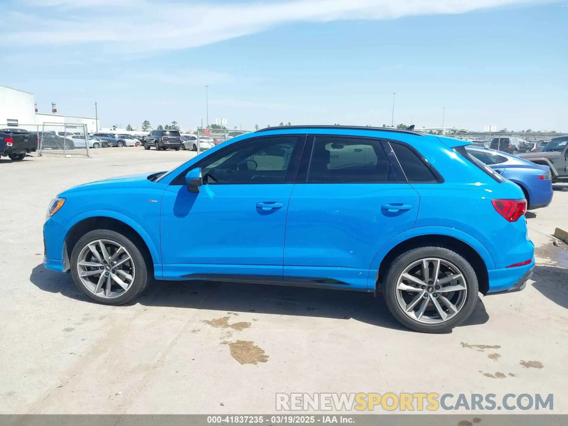 14 Фотография поврежденного автомобиля WA1DECF3XN1007622 AUDI Q3 2022