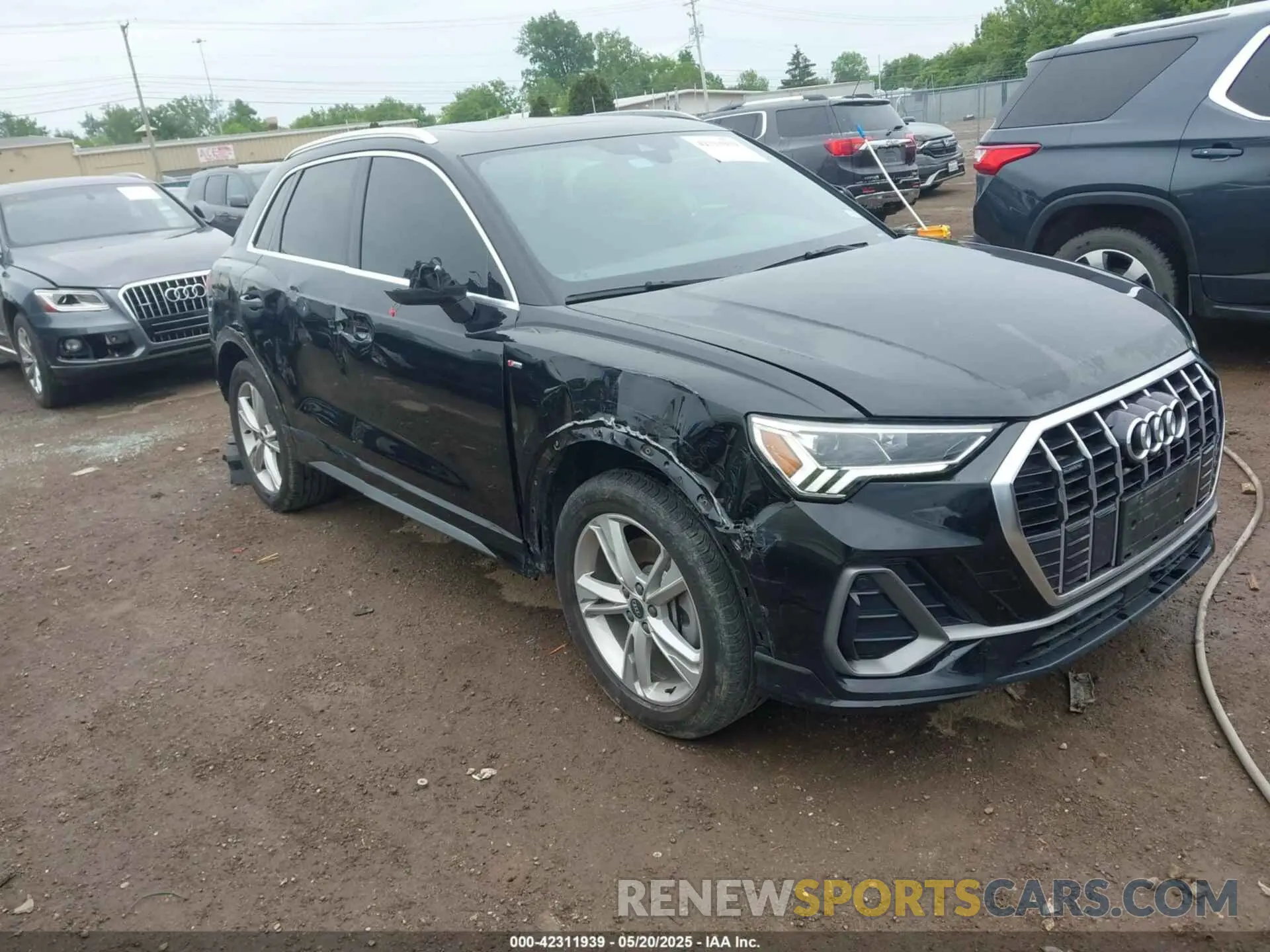 1 Photograph of a damaged car WA1EECF30N1089509 AUDI Q3 2022