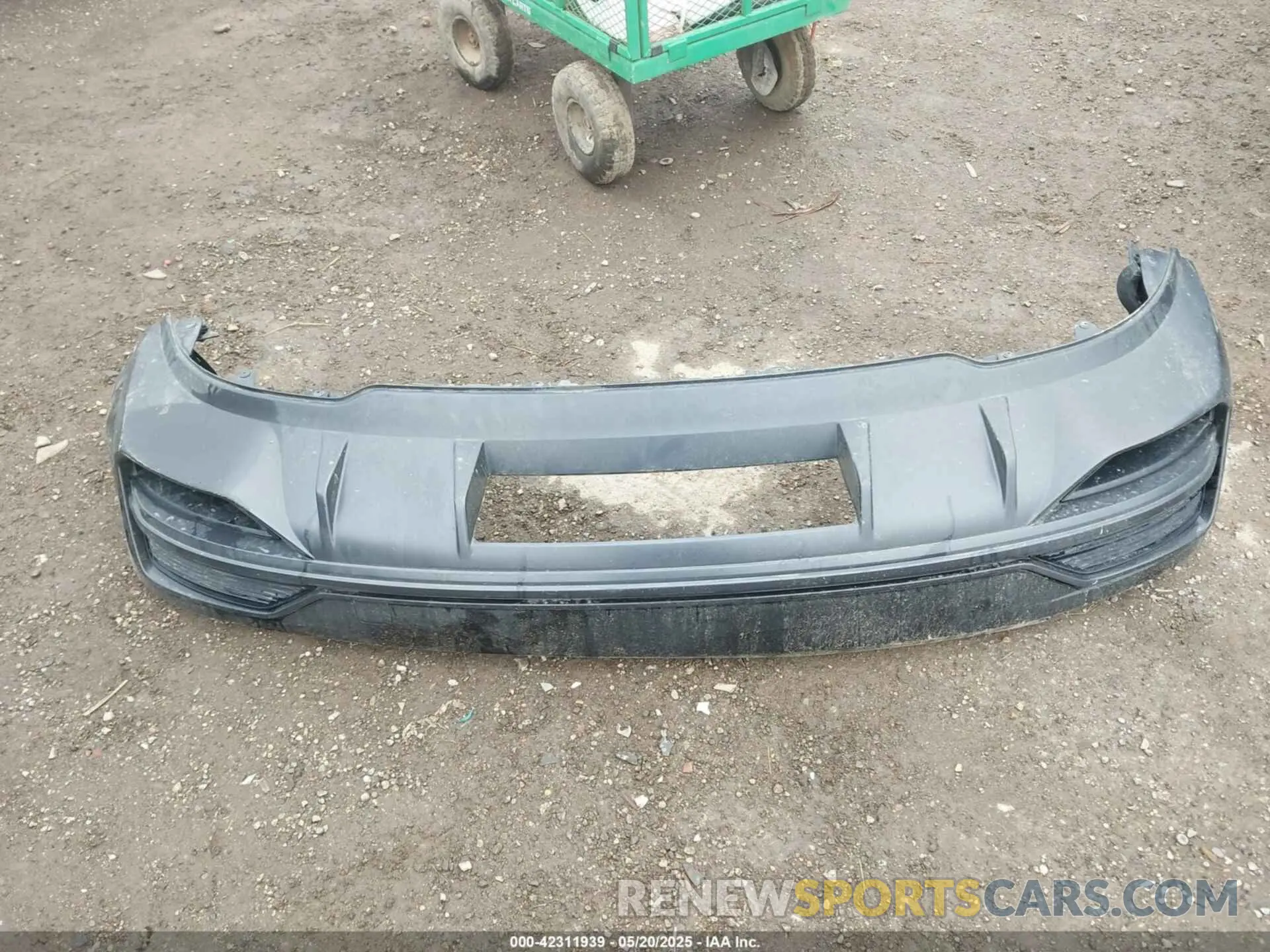 12 Photograph of a damaged car WA1EECF30N1089509 AUDI Q3 2022
