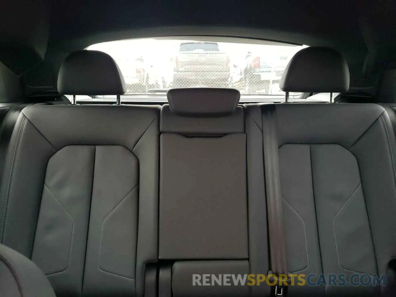 10 Photograph of a damaged car WA1EECF31N1005715 AUDI Q3 2022