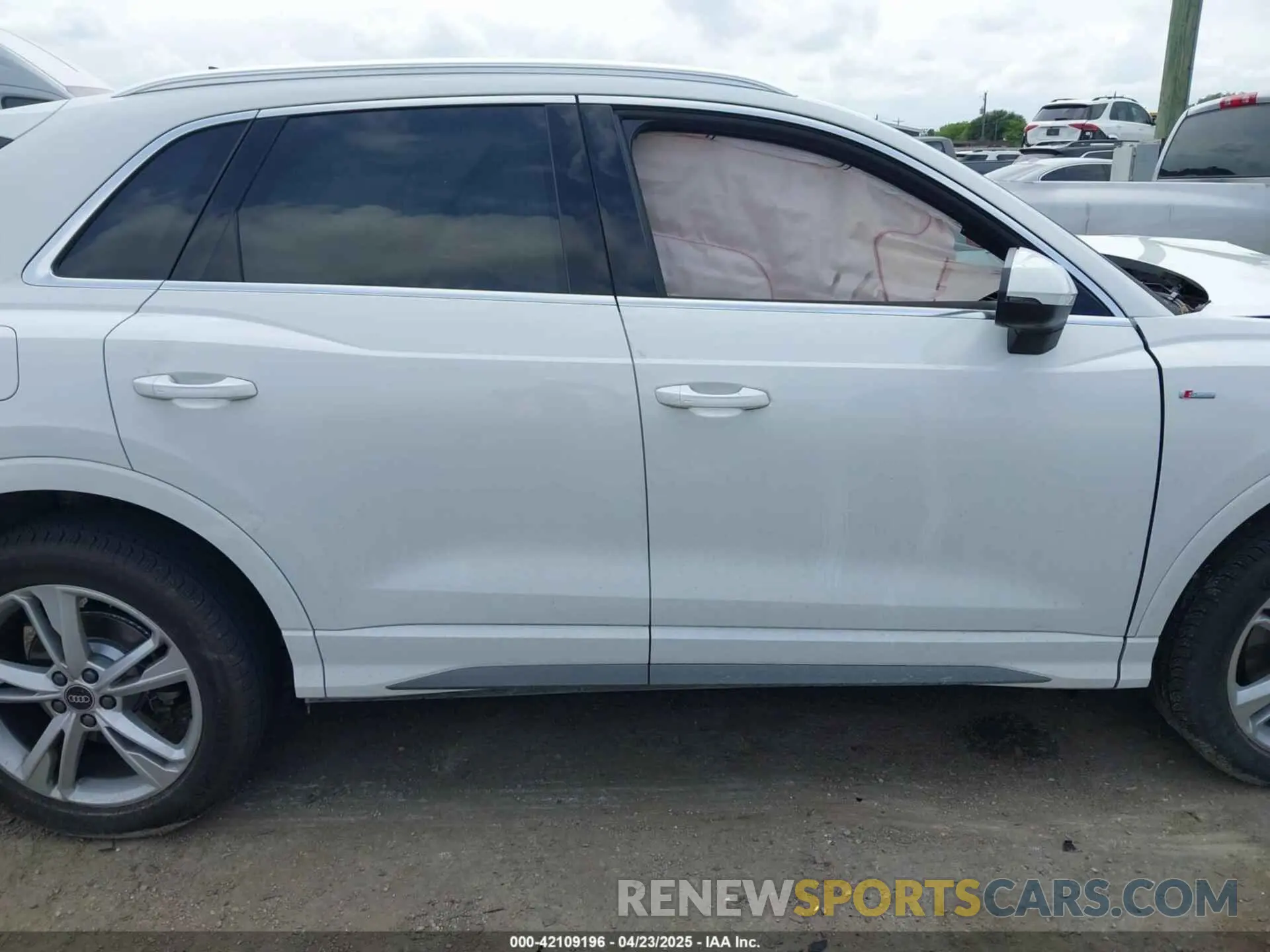 13 Фотография поврежденного автомобиля WA1EECF31N1033739 AUDI Q3 2022