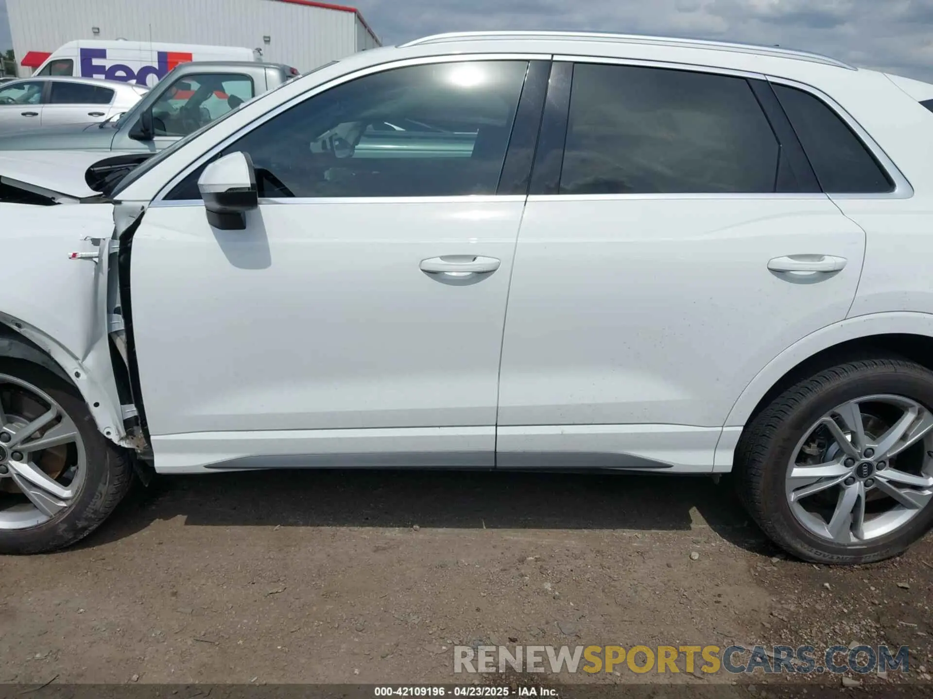 14 Фотография поврежденного автомобиля WA1EECF31N1033739 AUDI Q3 2022