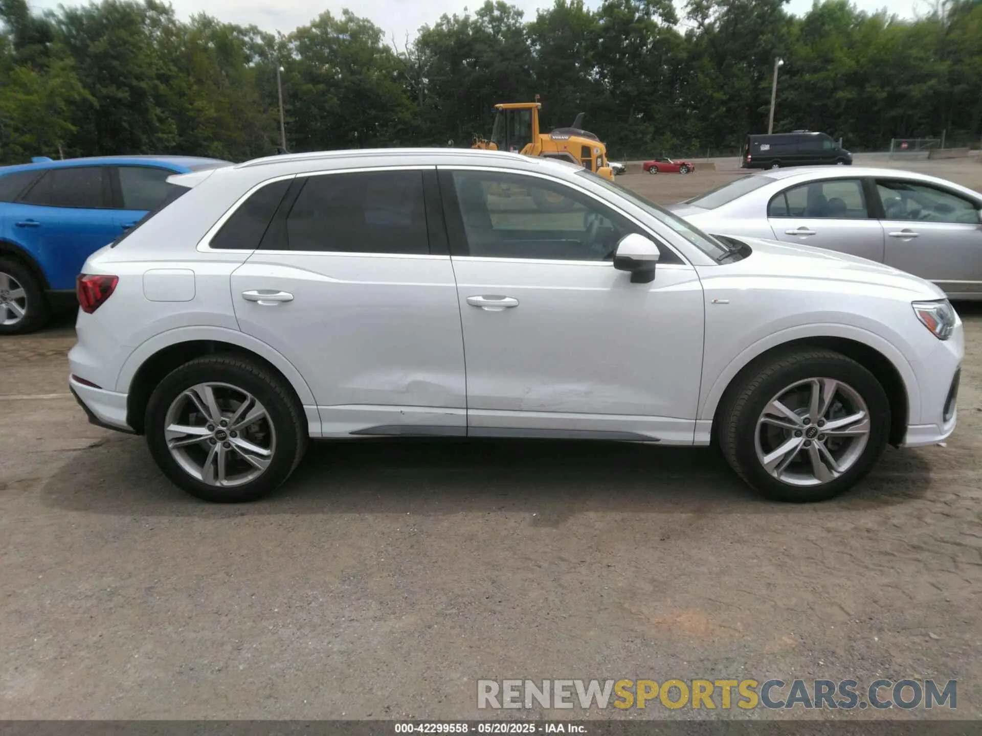 13 Фотография поврежденного автомобиля WA1EECF31N1045258 AUDI Q3 2022