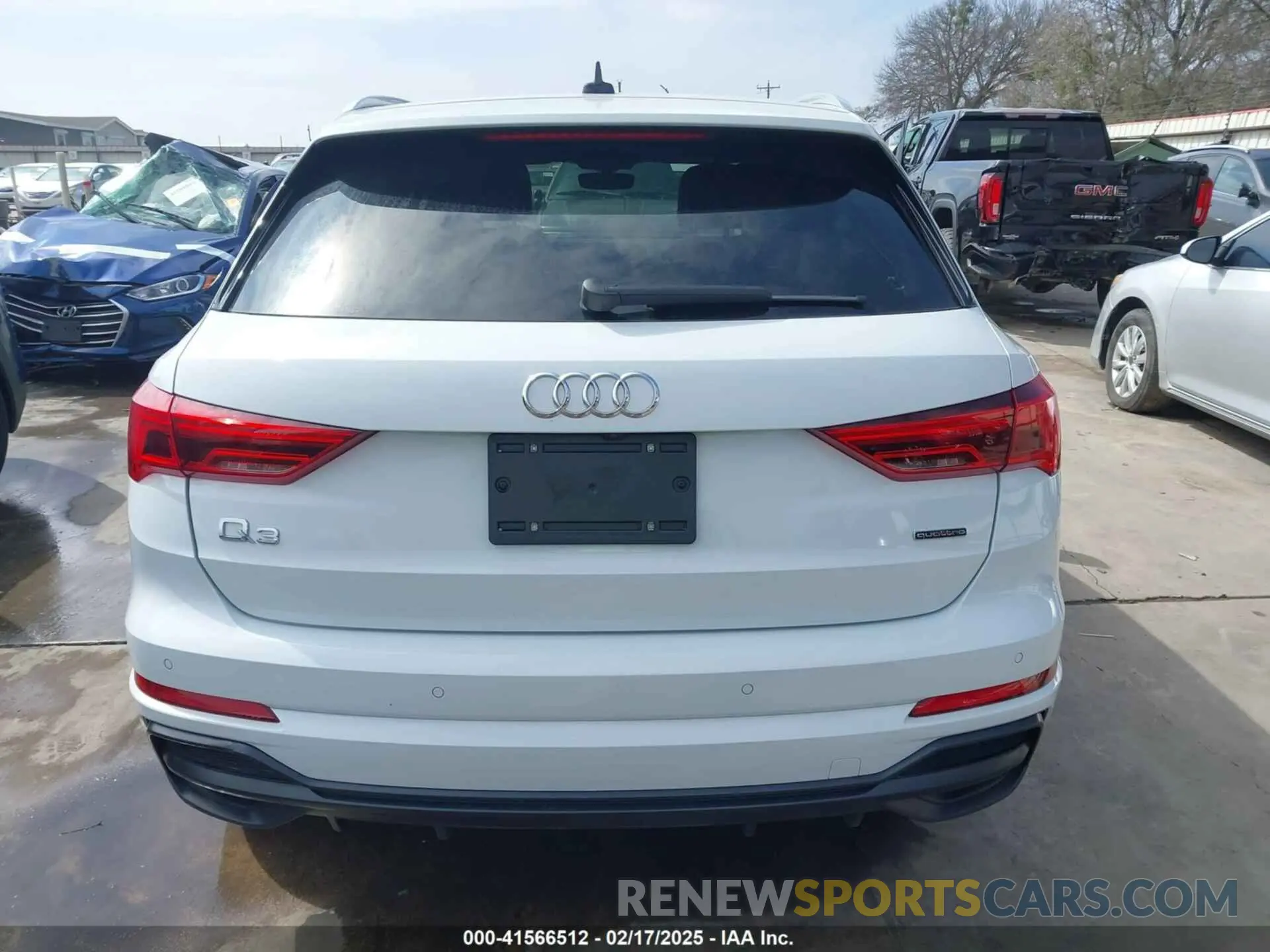 17 Фотография поврежденного автомобиля WA1EECF31N1071519 AUDI Q3 2022